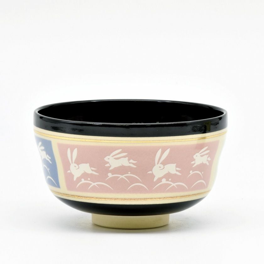 茶道具 抹茶茶碗（まっちゃちゃわん） 茶碗 黒仁清 跳兎 宮地 英香 抹茶茶碗は茶の湯文化である表千家・裏千家の茶道具や抹茶を専門に扱う千紀園（せんきえん）が通販で販売しています。茶会また初心者向けのお稽古用にご利用いただける抹茶碗です。贈り物・ギフトにも人気です。