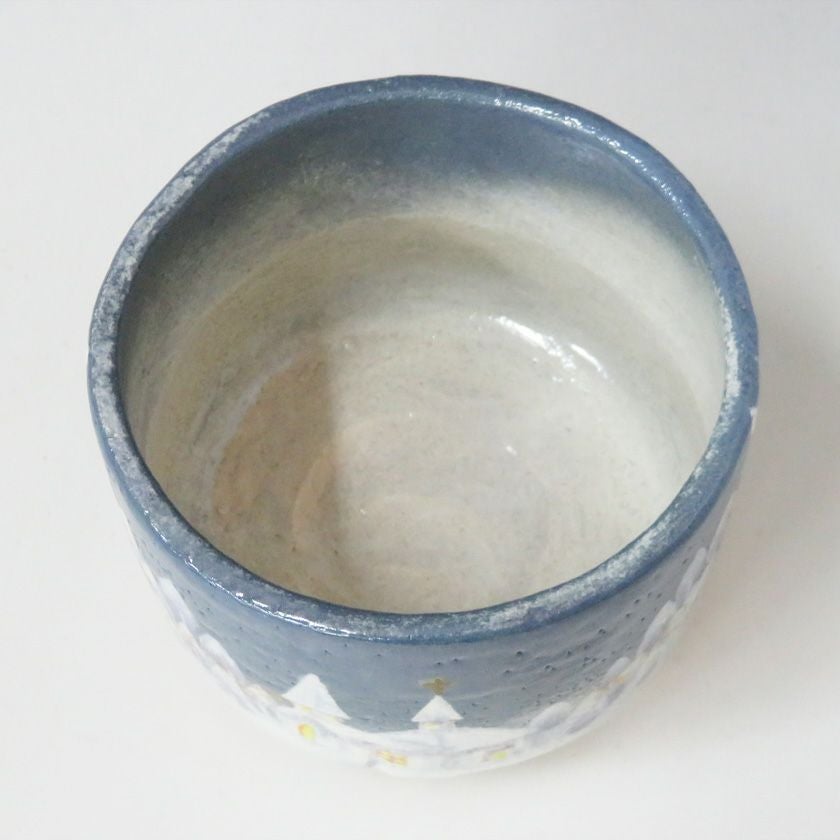 茶道具 抹茶茶碗（まっちゃちゃわん） 茶碗 雪の教会 吉村 楽入 抹茶茶碗は茶の湯文化である表千家・裏千家の茶道具や抹茶を専門に扱う千紀園（せんきえん）が通販で販売しています。茶会また初心者向けのお稽古用にご利用いただける抹茶碗です。贈り物・ギフトにも人気です。