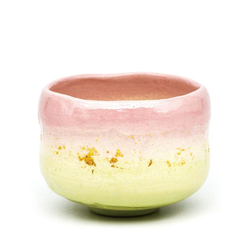 茶道具 抹茶茶碗（まっちゃちゃわん） 茶碗 春霞 雛祭り 吉村 楽入 抹茶茶碗は茶の湯文化である表千家・裏千家の茶道具や抹茶を専門に扱う千紀園（せんきえん）が通販で販売しています。茶会また初心者向けのお稽古用にご利用いただける抹茶碗です。贈り物・ギフトにも人気です。