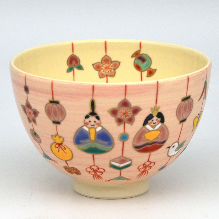 茶道具 抹茶茶碗（まっちゃちゃわん） 茶碗 吊り飾り雛 雛祭り 見谷 福峰 抹茶茶碗は茶の湯文化である表千家・裏千家の茶道具や抹茶を専門に扱う千紀園（せんきえん）が通販で販売しています。茶会また初心者向けのお稽古用にご利用いただける抹茶碗です。贈り物・ギフトにも人気です。