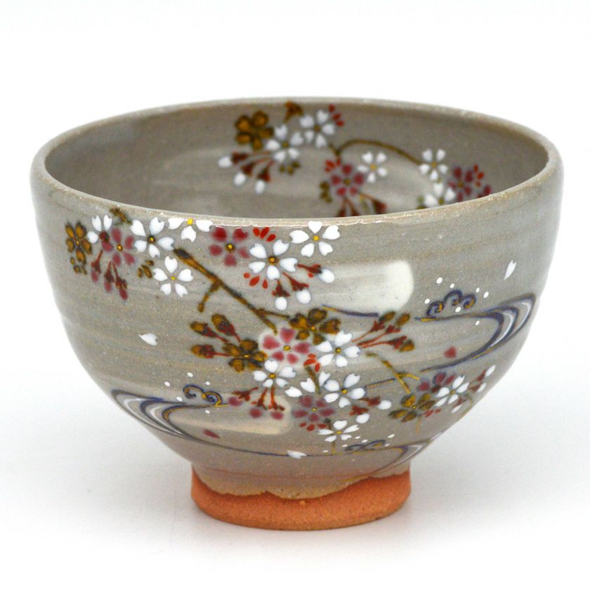 茶道具 抹茶茶碗（まっちゃちゃわん） 茶碗 乾山 桜流水 巌窯 抹茶茶碗は茶の湯文化である表千家・裏千家の茶道具や抹茶を専門に扱う千紀園（せんきえん）が通販で販売しています。茶会また初心者向けのお稽古用にご利用いただける抹茶碗です。贈り物・ギフトにも人気です。