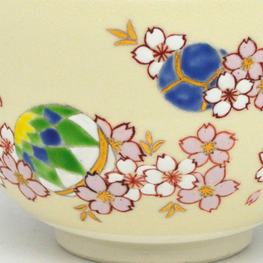 茶道具 抹茶茶碗（まっちゃちゃわん） 茶碗 桜鞠 加藤 永真 抹茶茶碗は茶の湯文化である表千家・裏千家の茶道具や抹茶を専門に扱う千紀園（せんきえん）が通販で販売しています。茶会また初心者向けのお稽古用にご利用いただける抹茶碗です。贈り物・ギフトにも人気です。