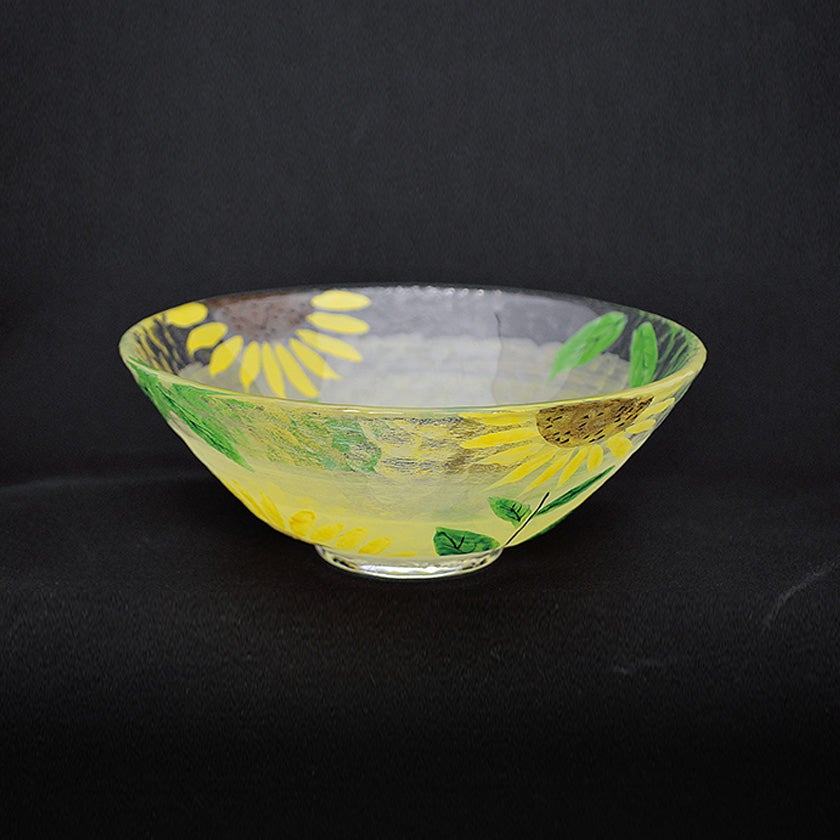 茶道具 抹茶茶碗（まっちゃちゃわん） 義山 茶碗 ひまわり （耐熱） 八木 海峰 抹茶茶碗は茶の湯文化である表千家・裏千家の茶道具や抹茶を専門に扱う千紀園（せんきえん）が通販で販売しています。茶会また初心者向けのお稽古用にご利用いただける抹茶碗です。贈り物・ギフトにも人気です。