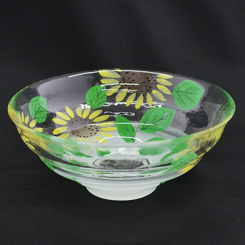 茶道具 抹茶茶碗（まっちゃちゃわん） 義山 茶碗 ひまわり （耐熱） 八木 海峰 抹茶茶碗は茶の湯文化である表千家・裏千家の茶道具や抹茶を専門に扱う千紀園（せんきえん）が通販で販売しています。茶会また初心者向けのお稽古用にご利用いただける抹茶碗です。贈り物・ギフトにも人気です。