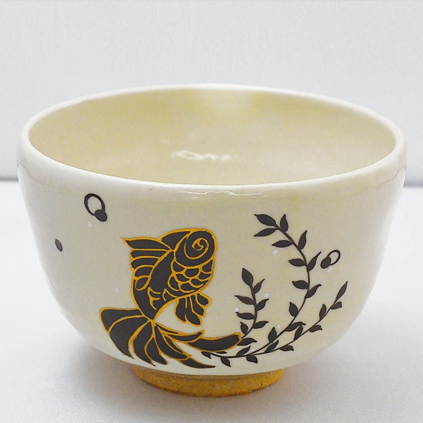 茶道具 抹茶茶碗（まっちゃちゃわん） 粉引茶碗 水草に金魚 山岡 善昇 抹茶茶碗は茶の湯文化である表千家・裏千家の茶道具や抹茶を専門に扱う千紀園（せんきえん）が通販で販売しています。茶会また初心者向けのお稽古用にご利用いただける抹茶碗です。贈り物・ギフトにも人気です。