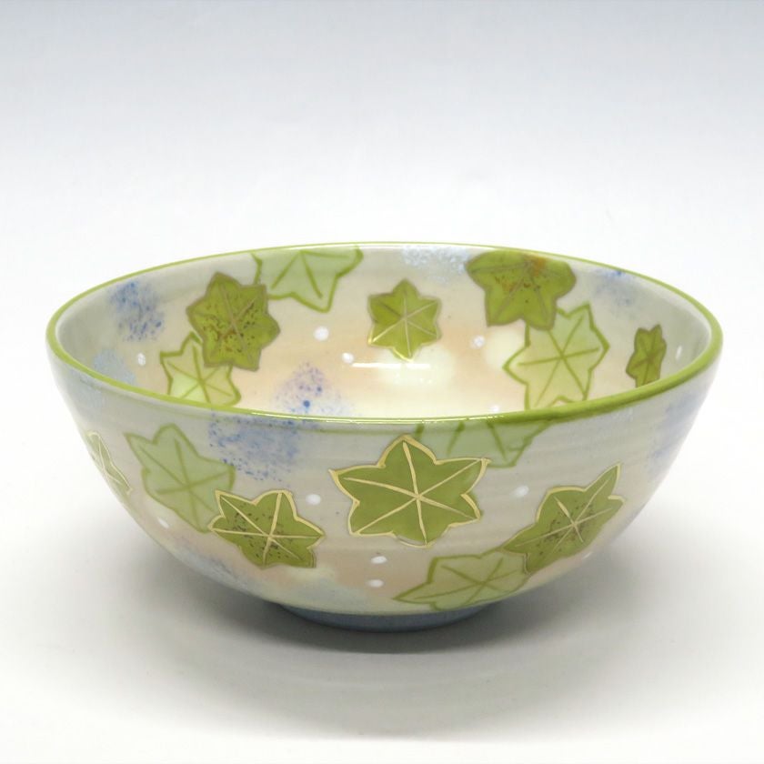 茶道具 平茶碗（ひらちゃわん） 平茶碗 色絵 水面青楓 東山 深山 抹茶茶碗は茶の湯文化である表千家・裏千家の茶道具や抹茶を専門に扱う千紀園（せんきえん）が通販で販売しています。茶会また初心者向けのお稽古用にご利用いただける抹茶碗です。贈り物・ギフトにも人気です。