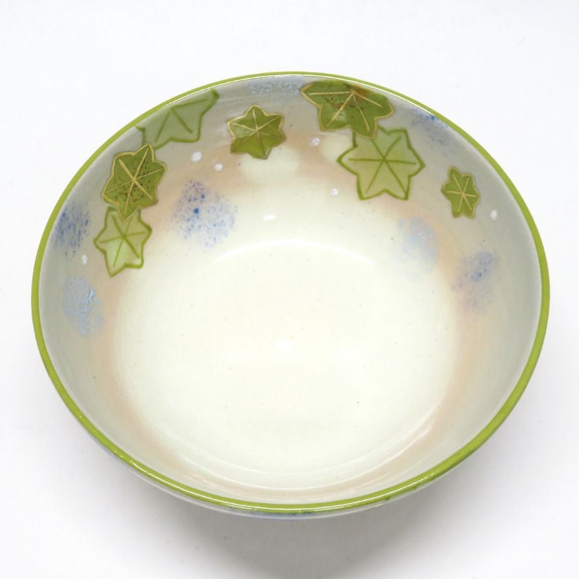 茶道具 平茶碗（ひらちゃわん） 平茶碗 色絵 水面青楓 東山 深山 抹茶茶碗は茶の湯文化である表千家・裏千家の茶道具や抹茶を専門に扱う千紀園（せんきえん）が通販で販売しています。茶会また初心者向けのお稽古用にご利用いただける抹茶碗です。贈り物・ギフトにも人気です。