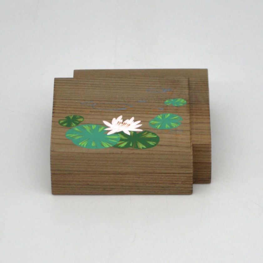 茶道具 香合（こうごう） 香合 神代杉 色紙重 睡蓮 中村 湖彩 | 千年の
