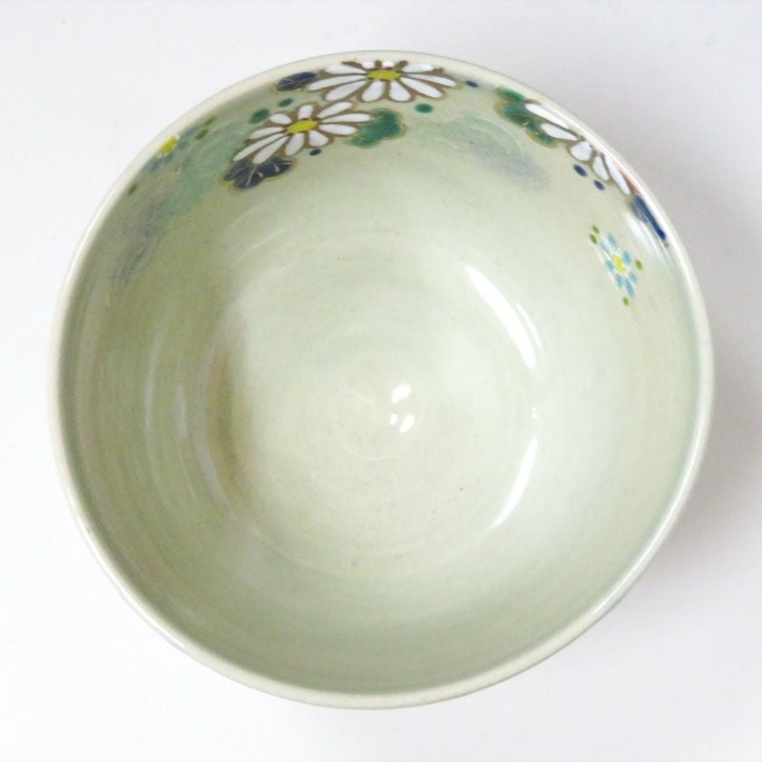 茶道具 抹茶茶碗（まっちゃちゃわん） 茶碗 色絵 青海波に菊 東山 深山 抹茶茶碗は茶の湯文化である表千家・裏千家の茶道具や抹茶を専門に扱う千紀園（せんきえん）が通販で販売しています。茶会また初心者向けのお稽古用にご利用いただける抹茶碗です。贈り物・ギフトにも人気です。