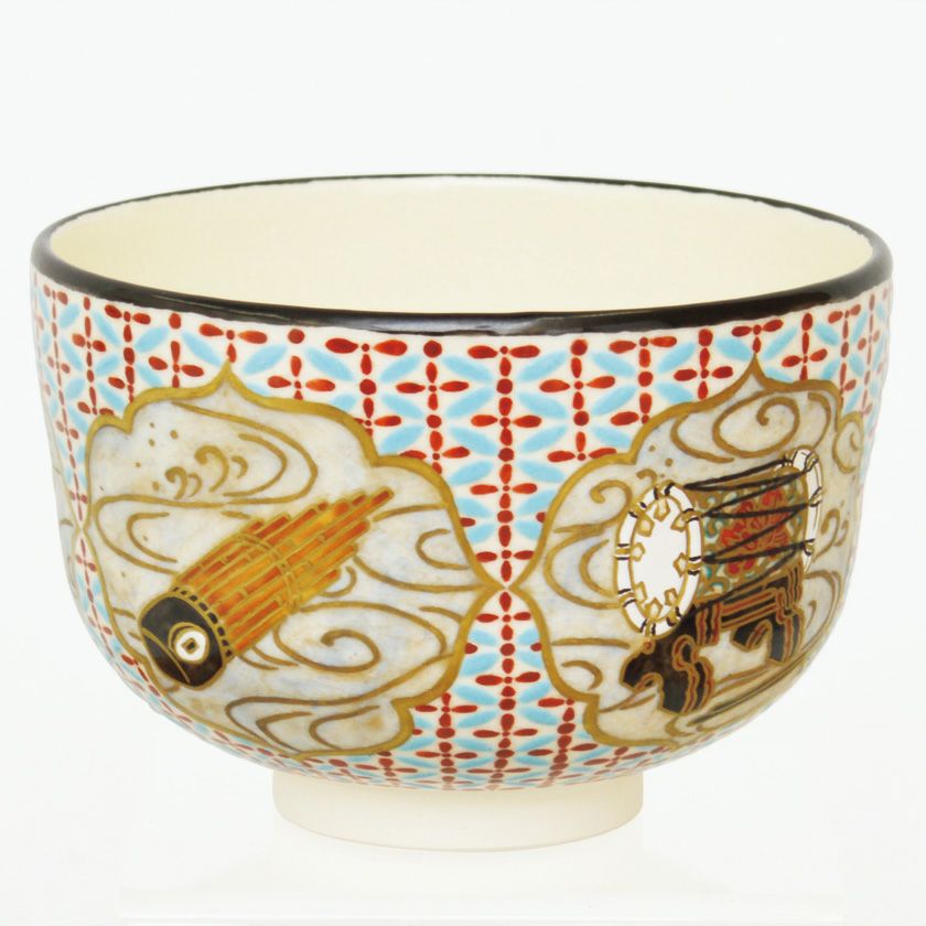 茶道具 抹茶茶碗（まっちゃちゃわん） 茶碗 色絵 和楽器 清閑寺窯 歌会始 勅題 御題「和」 抹茶茶碗は茶の湯文化である表千家・裏千家の茶道具や抹茶を専門に扱う千紀園（せんきえん）が通販で販売しています。茶会また初心者向けのお稽古用にご利用いただける抹茶碗です。贈り物・ギフトにも人気です。