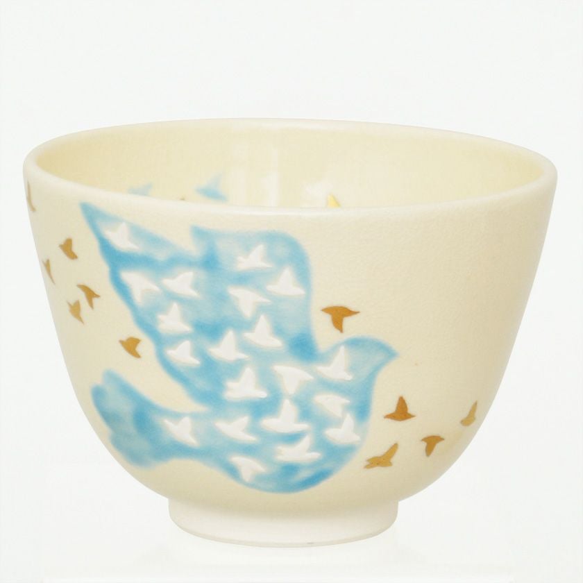 茶道具 抹茶茶碗（まっちゃちゃわん） 茶碗 色絵 和の鳥 加藤 起楽 歌会始 勅題 御題「和」 抹茶茶碗は茶の湯文化である表千家・裏千家の茶道具や抹茶を専門に扱う千紀園（せんきえん）が通販で販売しています。茶会また初心者向けのお稽古用にご利用いただける抹茶碗です。贈り物・ギフトにも人気です。