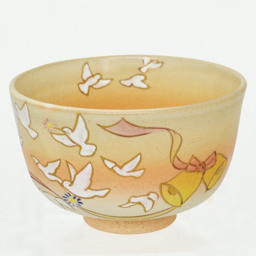 茶道具 抹茶茶碗（まっちゃちゃわん） 茶碗 御本手 平和の鳩 耕寅窯 歌会始 勅題 御題「和」 抹茶茶碗は茶の湯文化である表千家・裏千家の茶道具や抹茶を専門に扱う千紀園（せんきえん）が通販で販売しています。茶会また初心者向けのお稽古用にご利用いただける抹茶碗です。贈り物・ギフトにも人気です。