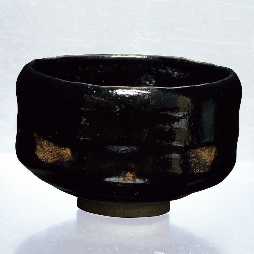 茶道具 楽茶碗（らくちゃわん） 茶碗 黒楽 銘「和敬」 松濤泰宏師御書付 松楽窯 歌会始 勅題 御題「和」 抹茶茶碗は茶の湯文化である表千家・裏千家の茶道具や抹茶を専門に扱う千紀園（せんきえん）が通販で販売しています。茶会また初心者向けのお稽古用にご利用いただける抹茶碗です。贈り物・ギフトにも人気です。