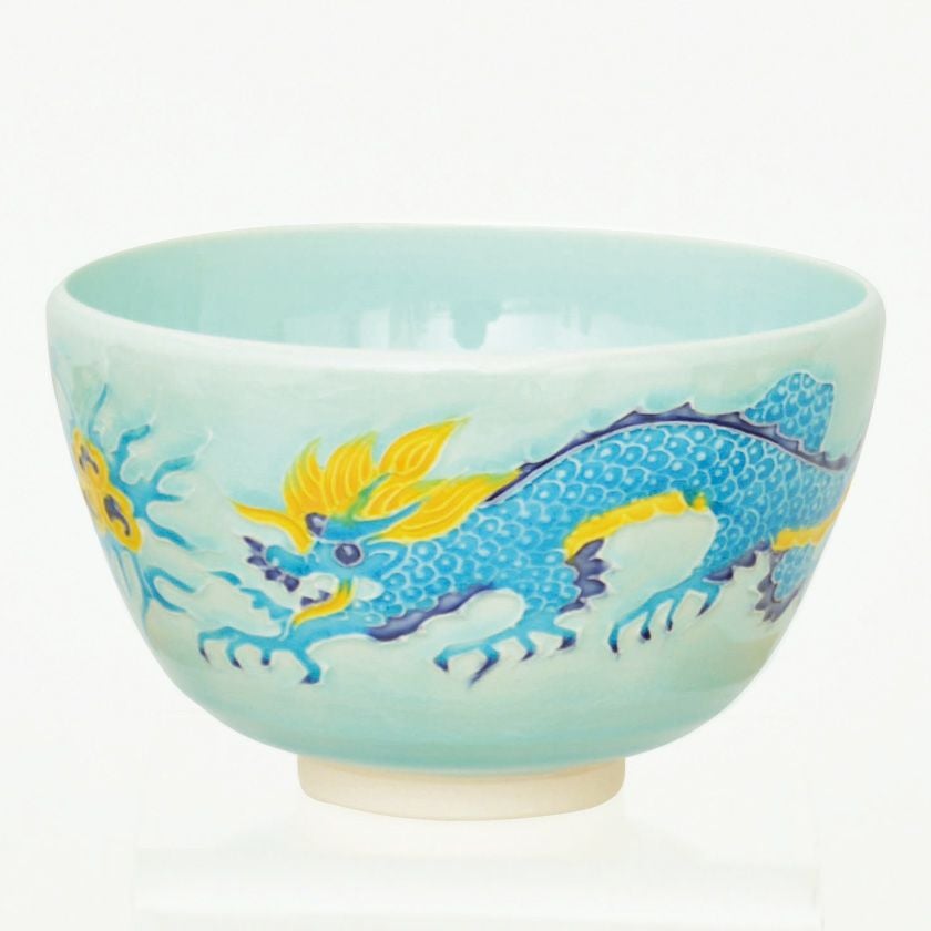 茶道具 抹茶茶碗（まっちゃちゃわん） 茶碗 浅黄交趾 龍 山本 一如 干支 辰（たつ 龍 竜 りゅう） 抹茶茶碗は茶の湯文化である表千家・裏千家の茶道具や抹茶を専門に扱う千紀園（せんきえん）が通販で販売しています。茶会また初心者向けのお稽古用にご利用いただける抹茶碗です。贈り物・ギフトにも人気です。