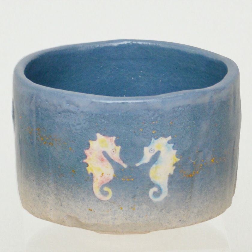 茶道具 楽茶碗（らくちゃわん） 茶碗 楽 竜の落とし子 吉村 楽入 干支 辰（たつ 龍 竜 りゅう） 抹茶茶碗は茶の湯文化である表千家・裏千家の茶道具や抹茶を専門に扱う千紀園（せんきえん）が通販で販売しています。茶会また初心者向けのお稽古用にご利用いただける抹茶碗です。贈り物・ギフトにも人気です。