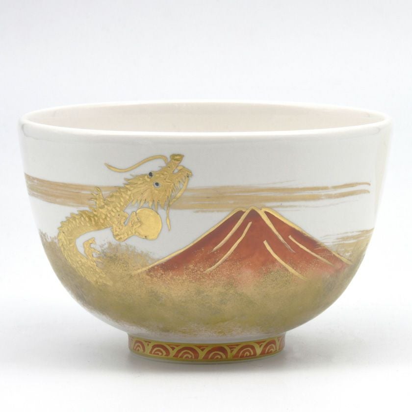 茶道具 抹茶茶碗（まっちゃちゃわん） 茶碗 白釉 赤富士に昇り龍 山岡 善高 干支 辰（たつ、タツ、龍、竜） 抹茶茶碗は茶の湯文化である表千家・裏千家の茶道具や抹茶を専門に扱う千紀園（せんきえん）が通販で販売しています。茶会また初心者向けのお稽古用にご利用いただける抹茶碗です。贈り物・ギフトにも人気です。