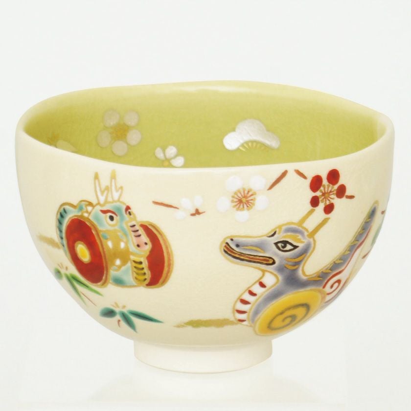 茶道具 抹茶茶碗（まっちゃちゃわん） 茶碗 掛分色絵 干支玩具（辰） 新井 京華 干支 辰（たつ 龍 竜 りゅう） 抹茶茶碗は茶の湯文化である表千家・裏千家の茶道具や抹茶を専門に扱う千紀園（せんきえん）が通販で販売しています。茶会また初心者向けのお稽古用にご利用いただける抹茶碗です。贈り物・ギフトにも人気です。