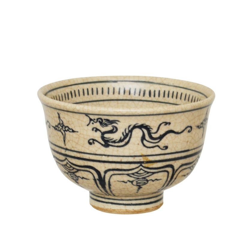 茶道具 抹茶茶碗（まっちゃちゃわん） 茶碗 御深井安南 干支（辰） 加藤 和義 干支 辰（たつ 龍 竜 りゅう） 抹茶茶碗は茶の湯文化である表千家・裏千家の茶道具や抹茶を専門に扱う千紀園（せんきえん）が通販で販売しています。茶会また初心者向けのお稽古用にご利用いただける抹茶碗です。贈り物・ギフトにも人気です。