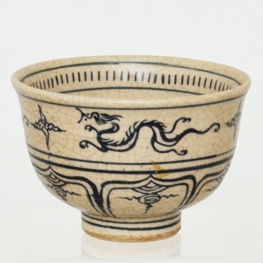 茶道具 抹茶茶碗（まっちゃちゃわん） 茶碗 御深井安南 干支（辰） 加藤 和義 干支 辰（たつ 龍 竜 りゅう） 抹茶茶碗は茶の湯文化である表千家・裏千家の茶道具や抹茶を専門に扱う千紀園（せんきえん）が通販で販売しています。茶会また初心者向けのお稽古用にご利用いただける抹茶碗です。贈り物・ギフトにも人気です。