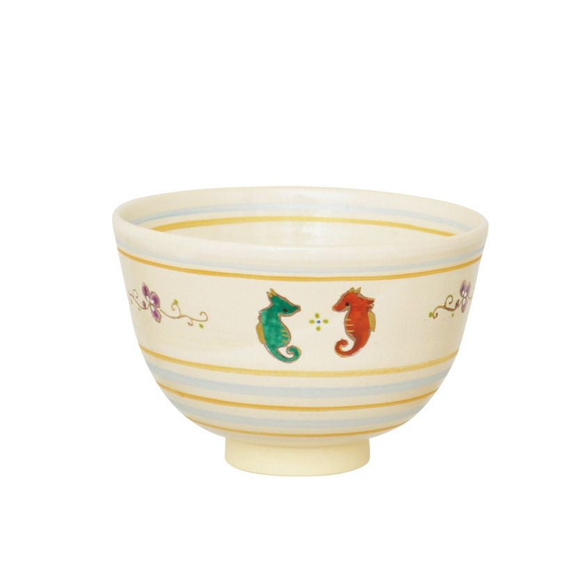 茶道具 抹茶茶碗（まっちゃちゃわん） 茶碗 色絵 たつのおとしご 東山 深山 干支 辰（たつ 龍 竜 りゅう） 抹茶茶碗は茶の湯文化である表千家・裏千家の茶道具や抹茶を専門に扱う千紀園（せんきえん）が通販で販売しています。茶会また初心者向けのお稽古用にご利用いただける抹茶碗です。贈り物・ギフトにも人気です。