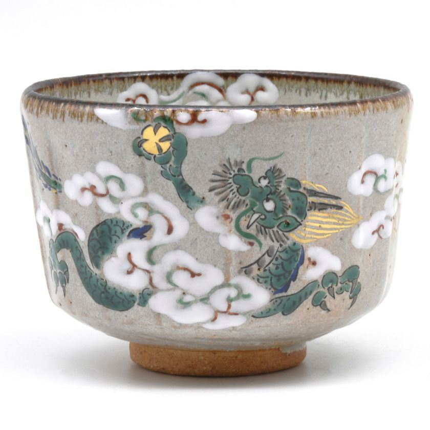 茶道具 抹茶茶碗（まっちゃちゃわん） 茶碗 灰釉 青龍 中村 良二 干支 辰（たつ 龍 竜 りゅう） 抹茶茶碗は茶の湯文化である表千家・裏千家の茶道具や抹茶を専門に扱う千紀園（せんきえん）が通販で販売しています。茶会また初心者向けのお稽古用にご利用いただける抹茶碗です。贈り物・ギフトにも人気です。