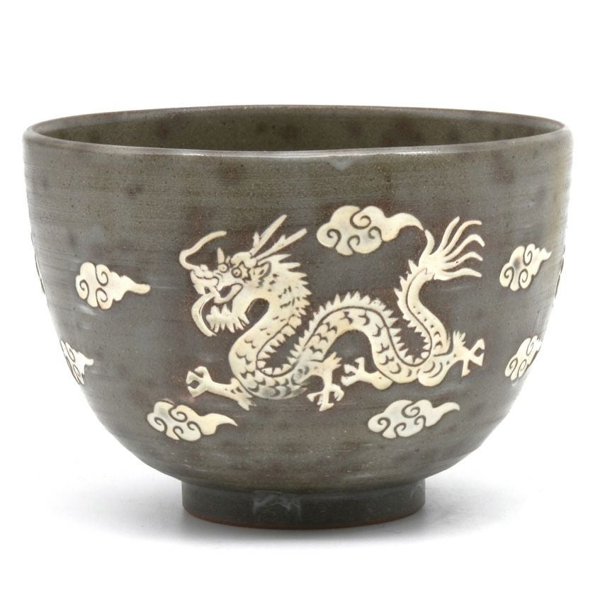 茶道具 抹茶茶碗（まっちゃちゃわん） 茶碗 三島 雲龍図 今岡 妙見 干支 辰（たつ 龍 竜 りゅう） 抹茶茶碗は茶の湯文化である表千家・裏千家の茶道具や抹茶を専門に扱う千紀園（せんきえん）が通販で販売しています。茶会また初心者向けのお稽古用にご利用いただける抹茶碗です。贈り物・ギフトにも人気です。