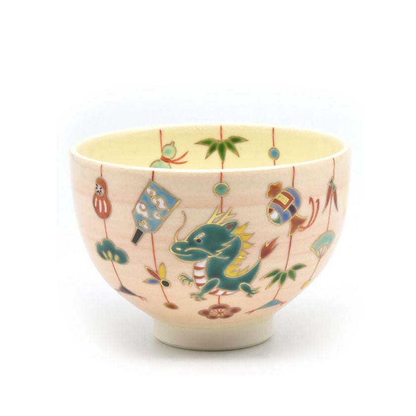 茶道具 抹茶茶碗（まっちゃちゃわん） 茶碗 つるし飾り 辰 巌窯 干支 辰（たつ 龍 竜 りゅう） 抹茶茶碗は茶の湯文化である表千家・裏千家の茶道具や抹茶を専門に扱う千紀園（せんきえん）が通販で販売しています。茶会また初心者向けのお稽古用にご利用いただける抹茶碗です。贈り物・ギフトにも人気です。