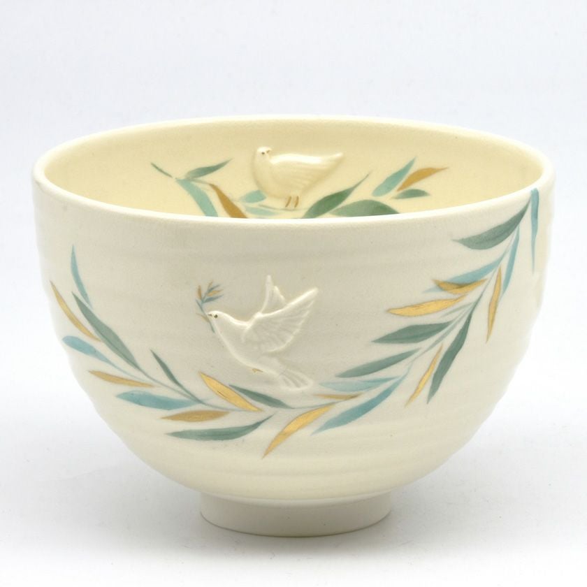 茶道具 抹茶茶碗（まっちゃちゃわん） 茶碗 平和 今岡 三四郎 御題（勅題）「和」 抹茶茶碗は茶の湯文化である表千家・裏千家の茶道具や抹茶を専門に扱う千紀園（せんきえん）が通販で販売しています。茶会また初心者向けのお稽古用にご利用いただける抹茶碗です。贈り物・ギフトにも人気です。