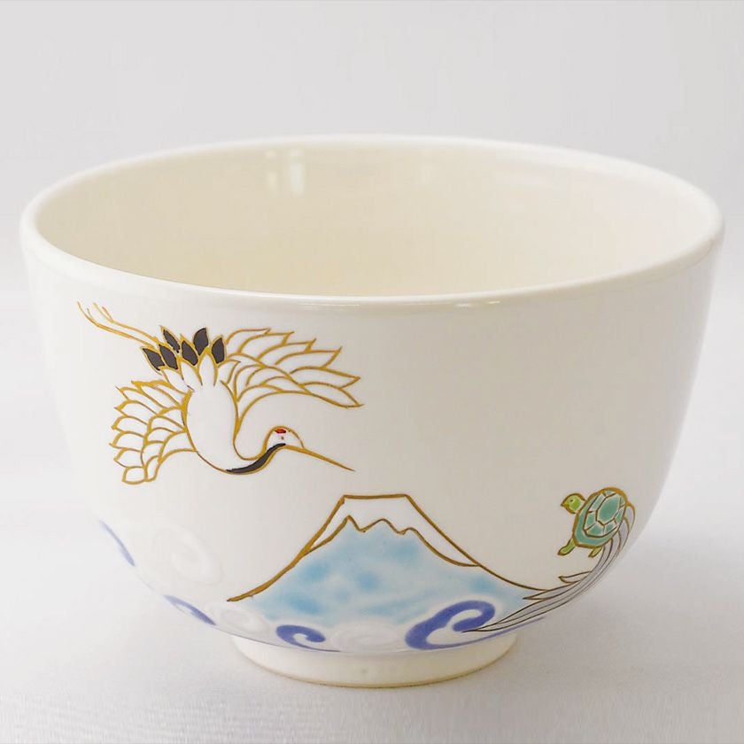 茶道具 抹茶茶碗（まっちゃちゃわん） 色絵茶碗 富士に鶴亀 山岡 善昇 歌会始 勅題 御題「和」 抹茶茶碗は茶の湯文化である表千家・裏千家の茶道具や抹茶を専門に扱う千紀園（せんきえん）が通販で販売しています。茶会また初心者向けのお稽古用にご利用いただける抹茶碗です。贈り物・ギフトにも人気です。