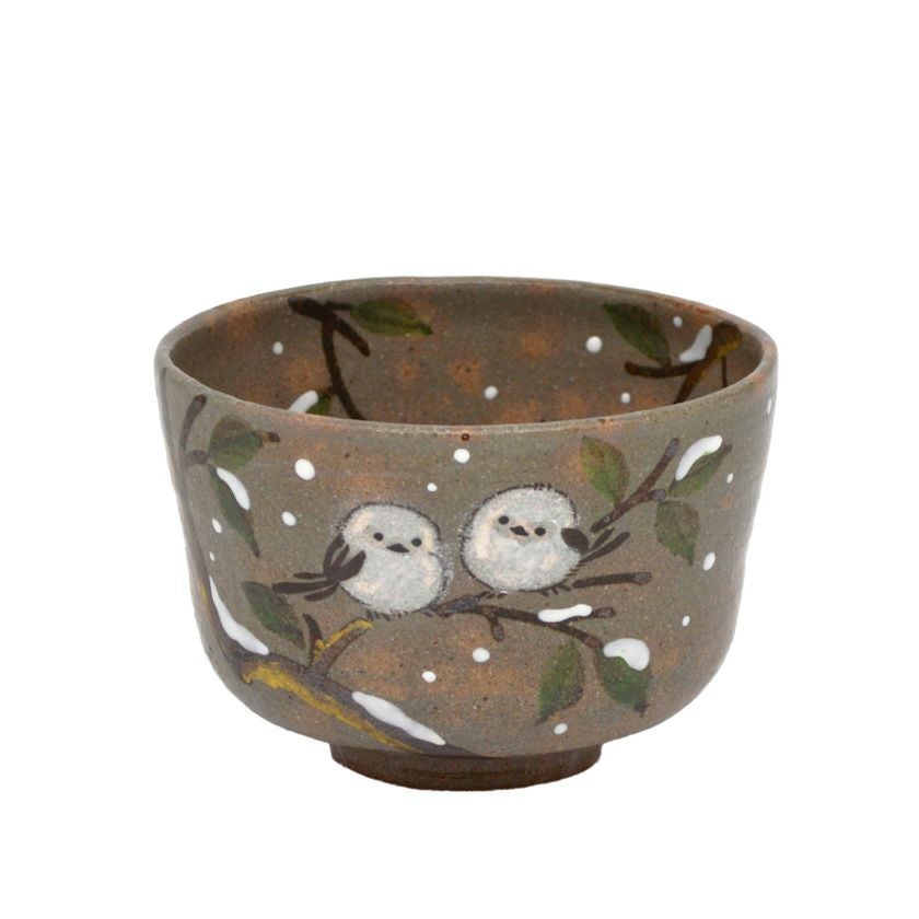 茶道具 抹茶茶碗（まっちゃちゃわん） 茶碗 乾山 シマエナガ（雪の妖精） 清和窯 抹茶茶碗は茶の湯文化である表千家・裏千家の茶道具や抹茶を専門に扱う千紀園（せんきえん）が通販で販売しています。茶会また初心者向けのお稽古用にご利用いただける抹茶碗です。贈り物・ギフトにも人気です。