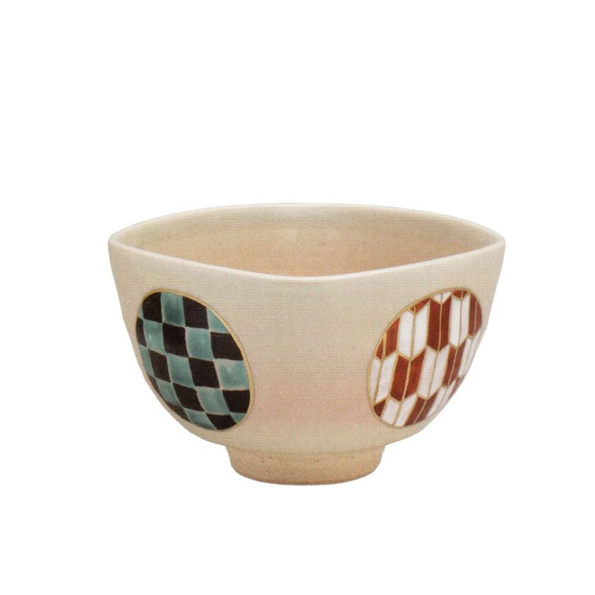 茶道具 抹茶茶碗（まっちゃちゃわん） 四方 丸紋 和柄 茶碗 前田 瑞雲 歌会始 勅題 御題「和」 抹茶茶碗は茶の湯文化である表千家・裏千家の茶道具や抹茶を専門に扱う千紀園（せんきえん）が通販で販売しています。茶会また初心者向けのお稽古用にご利用いただける抹茶碗です。贈り物・ギフトにも人気です。