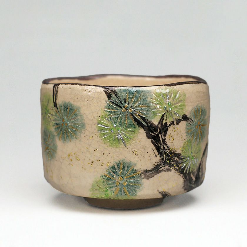 茶道具 抹茶茶碗（まっちゃちゃわん） 季節茶碗 唐松の絵 吉村 楽入 抹茶茶碗は茶の湯文化である表千家・裏千家の茶道具や抹茶を専門に扱う千紀園（せんきえん）が通販で販売しています。茶会また初心者向けのお稽古用にご利用いただける抹茶碗です。贈り物・ギフトにも人気です。