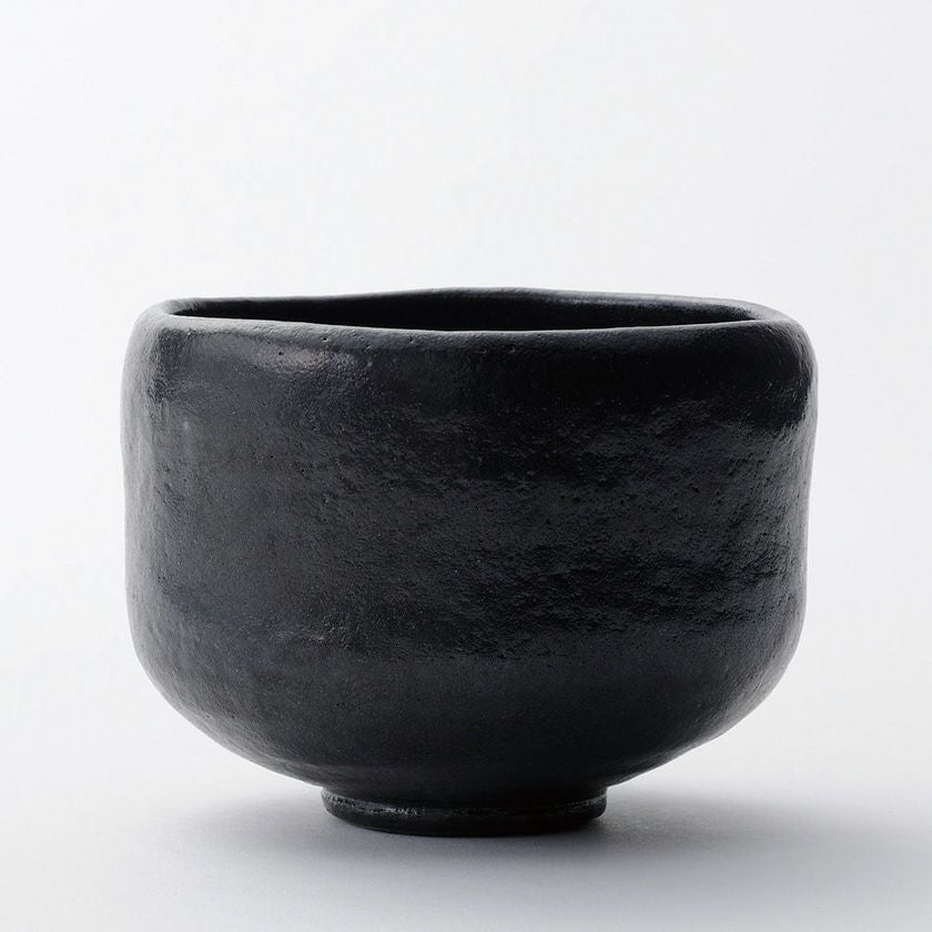 茶道具 楽茶碗（らくちゃわん） 茶碗 黒楽 長次郎 「あやめ」写 吉村 楽入 抹茶茶碗は茶の湯文化である表千家・裏千家の茶道具や抹茶を専門に扱う千紀園（せんきえん）が通販で販売しています。茶会また初心者向けのお稽古用にご利用いただける抹茶碗です。贈り物・ギフトにも人気です。