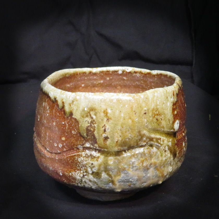 茶道具 抹茶茶碗（まっちゃちゃわん） 信楽窯変 茶碗 信楽焼 灰塚窯 木戸 貞昭 抹茶茶碗は茶の湯文化である表千家・裏千家の茶道具や抹茶を専門に扱う千紀園（せんきえん）が通販で販売しています。茶会また初心者向けのお稽古用にご利用いただける抹茶碗です。贈り物・ギフトにも人気です。