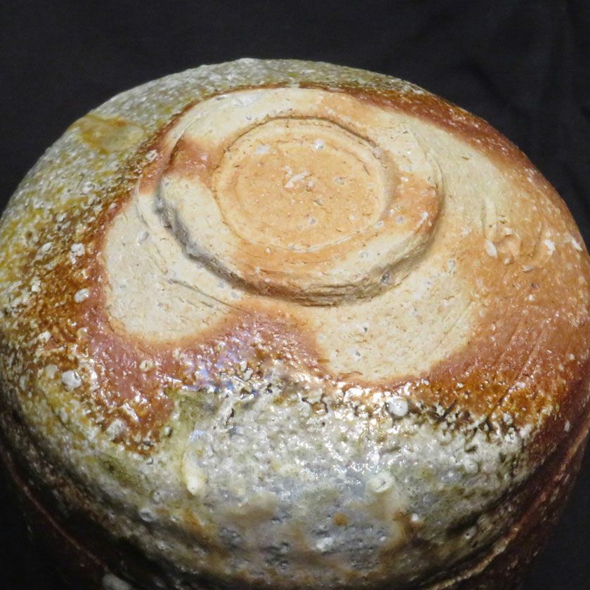 茶道具 抹茶茶碗（まっちゃちゃわん） 信楽窯変 茶碗 信楽焼 灰塚窯 木戸 貞昭 抹茶茶碗は茶の湯文化である表千家・裏千家の茶道具や抹茶を専門に扱う千紀園（せんきえん）が通販で販売しています。茶会また初心者向けのお稽古用にご利用いただける抹茶碗です。贈り物・ギフトにも人気です。