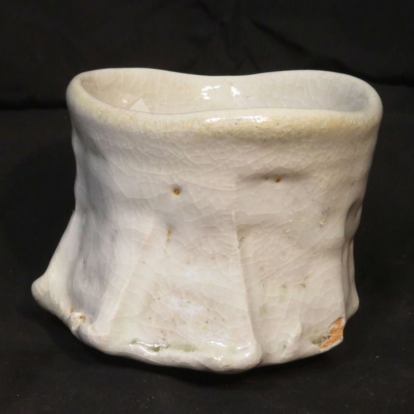 茶道具 抹茶茶碗（まっちゃちゃわん） 志野 シノギ 茶碗 信楽焼 灰塚窯 木戸 貞昭 抹茶茶碗は茶の湯文化である表千家・裏千家の茶道具や抹茶を専門に扱う千紀園（せんきえん）が通販で販売しています。茶会また初心者向けのお稽古用にご利用いただける抹茶碗です。贈り物・ギフトにも人気です。