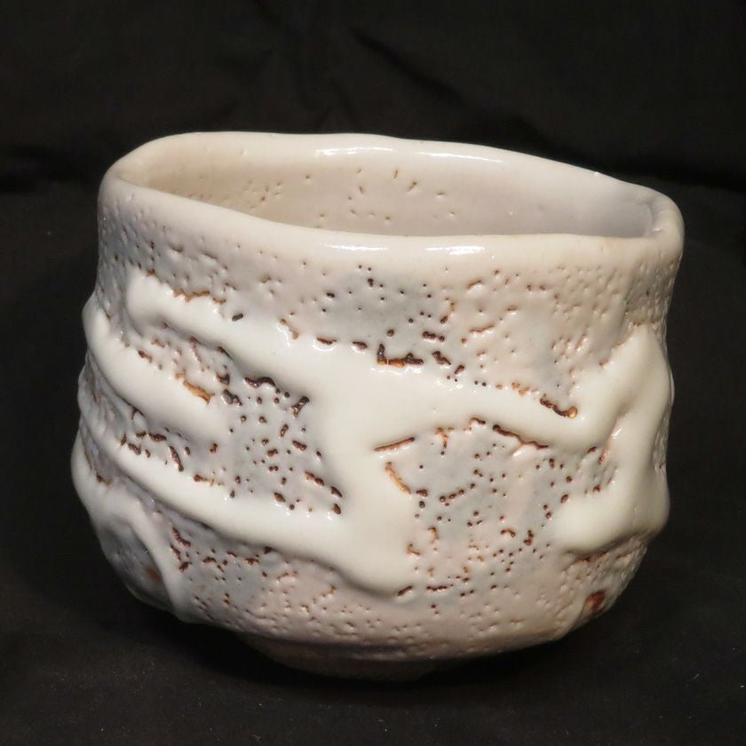 茶道具 抹茶茶碗（まっちゃちゃわん） 絵志野 茶碗 信楽焼 灰塚窯 木戸 貞昭 抹茶茶碗は茶の湯文化である表千家・裏千家の茶道具や抹茶を専門に扱う千紀園（せんきえん）が通販で販売しています。茶会また初心者向けのお稽古用にご利用いただける抹茶碗です。贈り物・ギフトにも人気です。