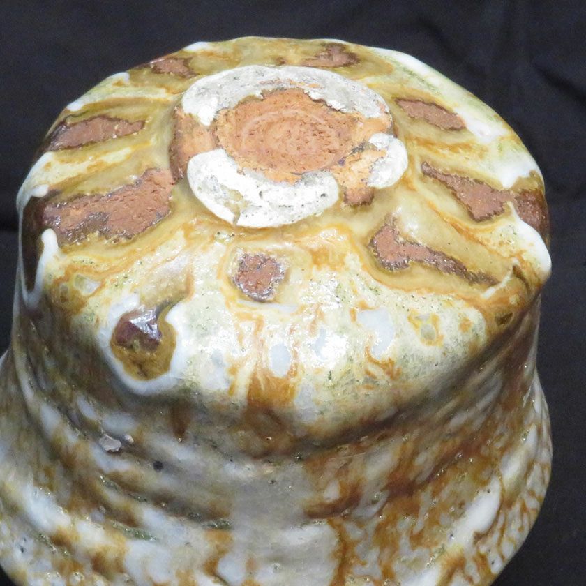 茶道具 抹茶茶碗（まっちゃちゃわん） 土灰志野 茶碗 信楽焼 灰塚窯 木戸 貞昭 抹茶茶碗は茶の湯文化である表千家・裏千家の茶道具や抹茶を専門に扱う千紀園（せんきえん）が通販で販売しています。茶会また初心者向けのお稽古用にご利用いただける抹茶碗です。贈り物・ギフトにも人気です。