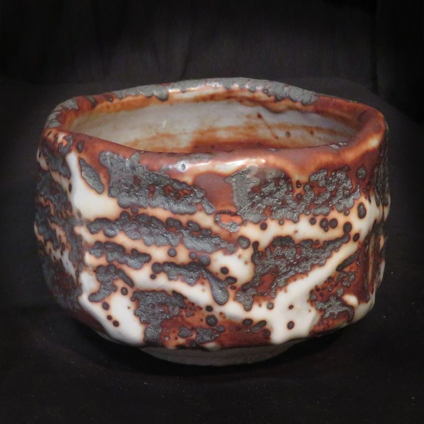 茶道具 抹茶茶碗（まっちゃちゃわん） 赤志野 シノギ 茶碗 信楽焼 灰塚窯 木戸 貞昭 抹茶茶碗は茶の湯文化である表千家・裏千家の茶道具や抹茶を専門に扱う千紀園（せんきえん）が通販で販売しています。茶会また初心者向けのお稽古用にご利用いただける抹茶碗です。贈り物・ギフトにも人気です。