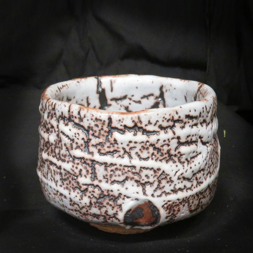 茶道具 抹茶茶碗（まっちゃちゃわん） ネズミ志野 茶碗 信楽焼 灰塚窯 木戸 貞昭 抹茶茶碗は茶の湯文化である表千家・裏千家の茶道具や抹茶を専門に扱う千紀園（せんきえん）が通販で販売しています。茶会また初心者向けのお稽古用にご利用いただける抹茶碗です。贈り物・ギフトにも人気です。