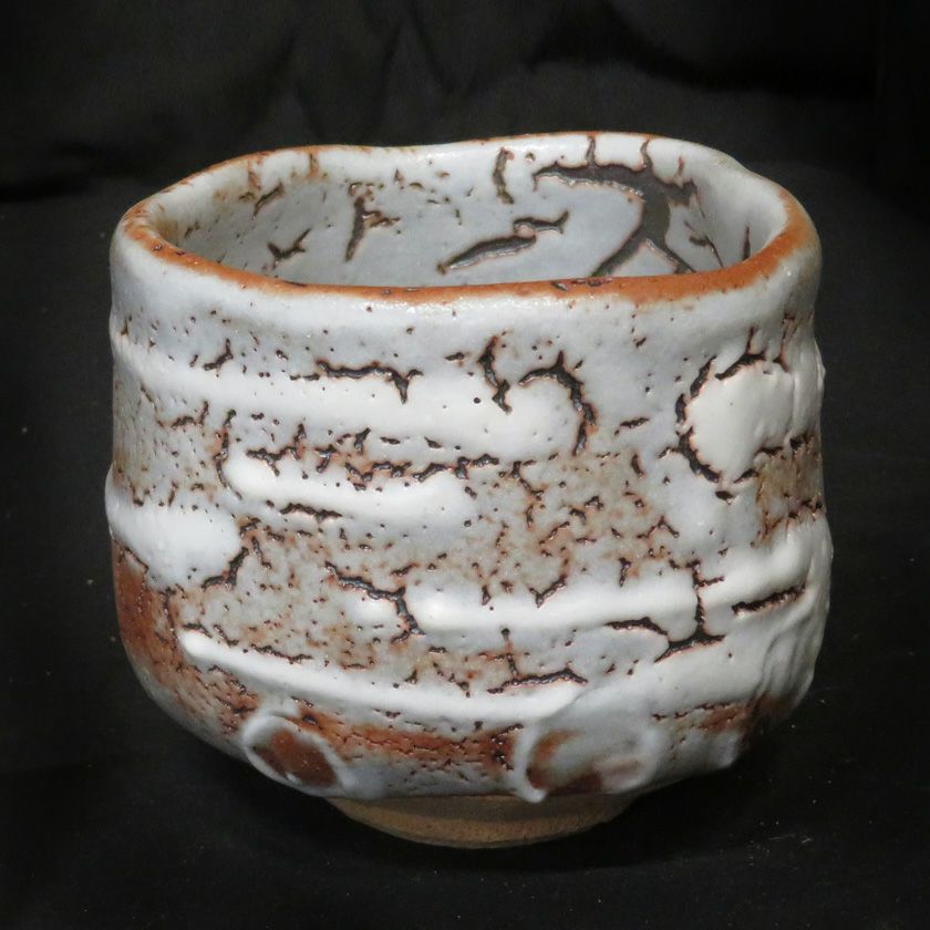 茶道具 抹茶茶碗（まっちゃちゃわん） ネズミ志野 茶碗 信楽焼 灰塚窯 木戸 貞昭 抹茶茶碗は茶の湯文化である表千家・裏千家の茶道具や抹茶を専門に扱う千紀園（せんきえん）が通販で販売しています。茶会また初心者向けのお稽古用にご利用いただける抹茶碗です。贈り物・ギフトにも人気です。