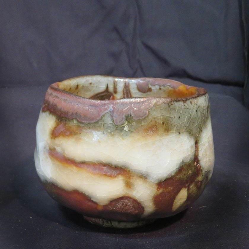 茶道具 抹茶茶碗（まっちゃちゃわん） はふり志野 茶碗 信楽焼 灰塚窯 木戸 貞昭 抹茶茶碗は茶の湯文化である表千家・裏千家の茶道具や抹茶を専門に扱う千紀園（せんきえん）が通販で販売しています。茶会また初心者向けのお稽古用にご利用いただける抹茶碗です。贈り物・ギフトにも人気です。