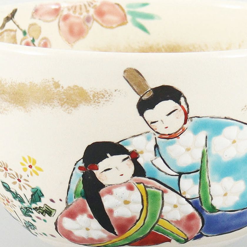 茶道具 抹茶茶碗（まっちゃちゃわん） 茶碗 色絵 よりそい雛 川上 真琴 ひな祭り 雛祭り 桃の節句 上巳の節句 抹茶茶碗は茶の湯文化である表千家・裏千家の茶道具や抹茶を専門に扱う千紀園（せんきえん）が通販で販売しています。茶会また初心者向けのお稽古用にご利用いただける抹茶碗です。贈り物・ギフトにも人気です。