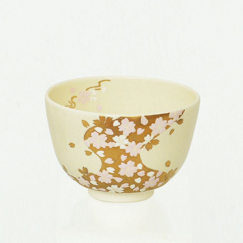 茶道具 抹茶茶碗（まっちゃちゃわん） 茶碗 色絵 桜金流水 加藤 起楽 抹茶茶碗は茶の湯文化である表千家・裏千家の茶道具や抹茶を専門に扱う千紀園（せんきえん）が通販で販売しています。茶会また初心者向けのお稽古用にご利用いただける抹茶碗です。贈り物・ギフトにも人気です。