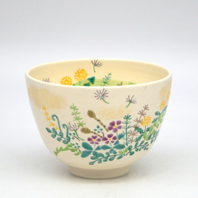 茶道具 抹茶茶碗（まっちゃちゃわん） 茶碗 白釉 春草 水出 宋絢 抹茶茶碗は茶の湯文化である表千家・裏千家の茶道具や抹茶を専門に扱う千紀園（せんきえん）が通販で販売しています。茶会また初心者向けのお稽古用にご利用いただける抹茶碗です。贈り物・ギフトにも人気です。