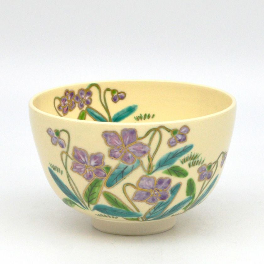 茶道具 抹茶茶碗（まっちゃちゃわん） 茶碗 すみれ 中村 喜白 抹茶茶碗は茶の湯文化である表千家・裏千家の茶道具や抹茶を専門に扱う千紀園（せんきえん）が通販で販売しています。茶会また初心者向けのお稽古用にご利用いただける抹茶碗です。贈り物・ギフトにも人気です。