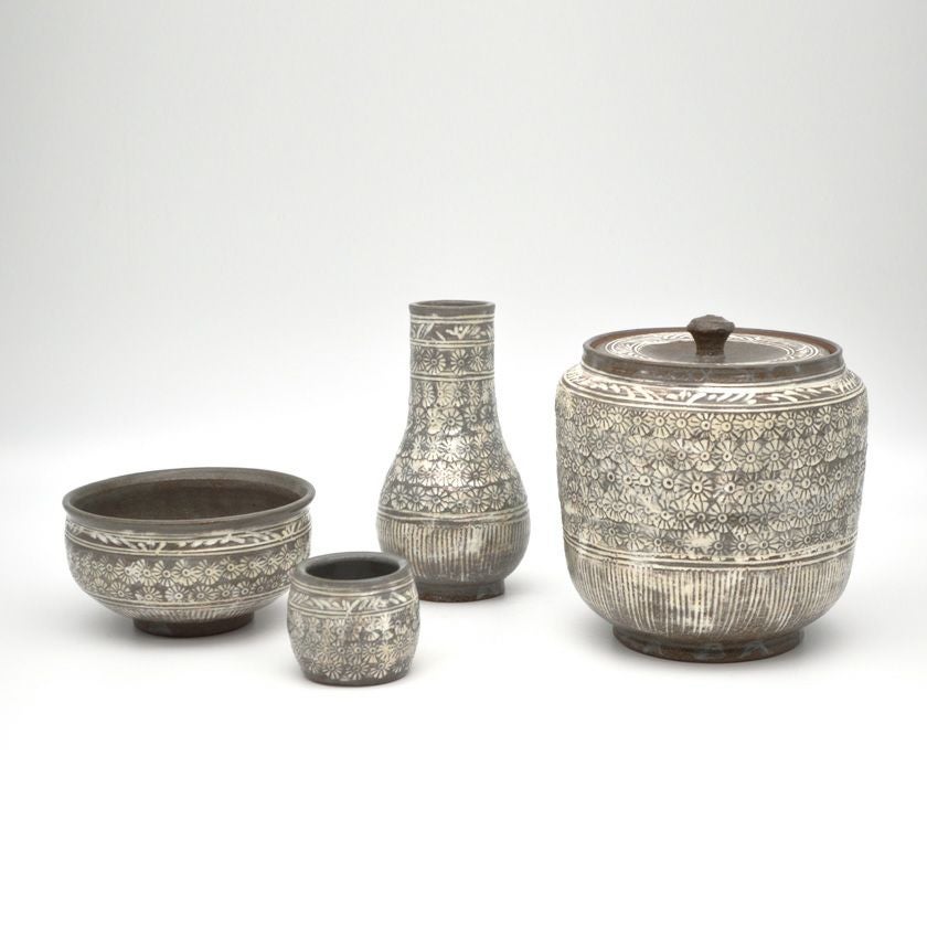 南大坊窯　句　中尾吸江　抹茶茶碗　「下りて来て　比叡の春ぞ　惜しまるる　吸江」 京焼・清水焼 抹茶碗 白菊緑地 K0010 | ブランド洋食器専門店ル