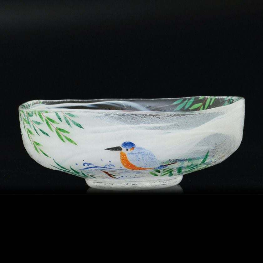 茶道具 平茶碗（ひらちゃわん） ガラス馬盥茶碗 カワセミ 松本 明日香 抹茶茶碗は茶の湯文化である表千家・裏千家の茶道具や抹茶を専門に扱う千紀園（せんきえん）が通販で販売しています。茶会また初心者向けのお稽古用にご利用いただける抹茶碗です。贈り物・ギフトにも人気です。