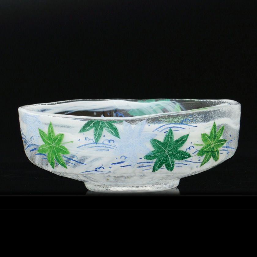 茶道具 平茶碗（ひらちゃわん） ガラス馬盥茶碗 波に青楓 松本 明日香 抹茶茶碗は茶の湯文化である表千家・裏千家の茶道具や抹茶を専門に扱う千紀園（せんきえん）が通販で販売しています。茶会また初心者向けのお稽古用にご利用いただける抹茶碗です。贈り物・ギフトにも人気です。