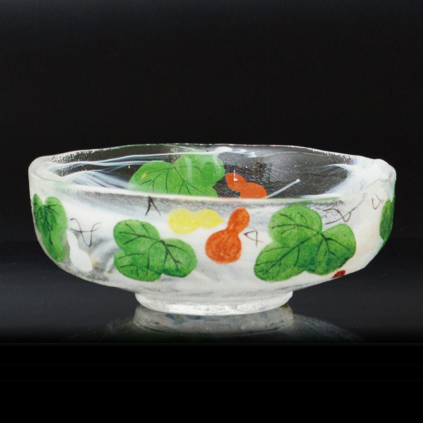 茶道具 平茶碗（ひらちゃわん） ガラス馬盥茶碗 六瓢 広畑 久仁彦 抹茶茶碗は茶の湯文化である表千家・裏千家の茶道具や抹茶を専門に扱う千紀園（せんきえん）が通販で販売しています。茶会また初心者向けのお稽古用にご利用いただける抹茶碗です。贈り物・ギフトにも人気です。